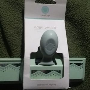 Martha Stewart zigzag edge punch